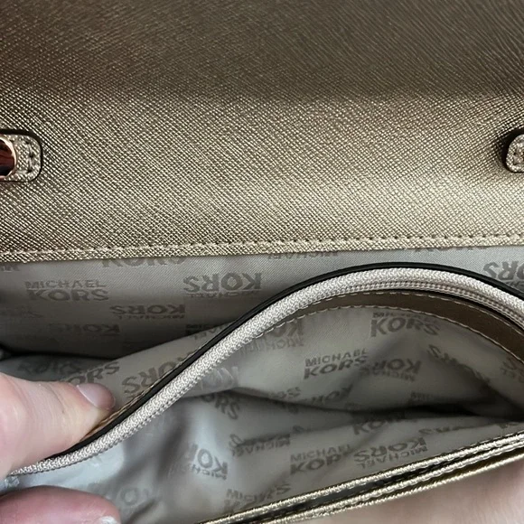 Michael Kors 3 in 1 Crossbody in Rose Gold - Picture 7 of 15